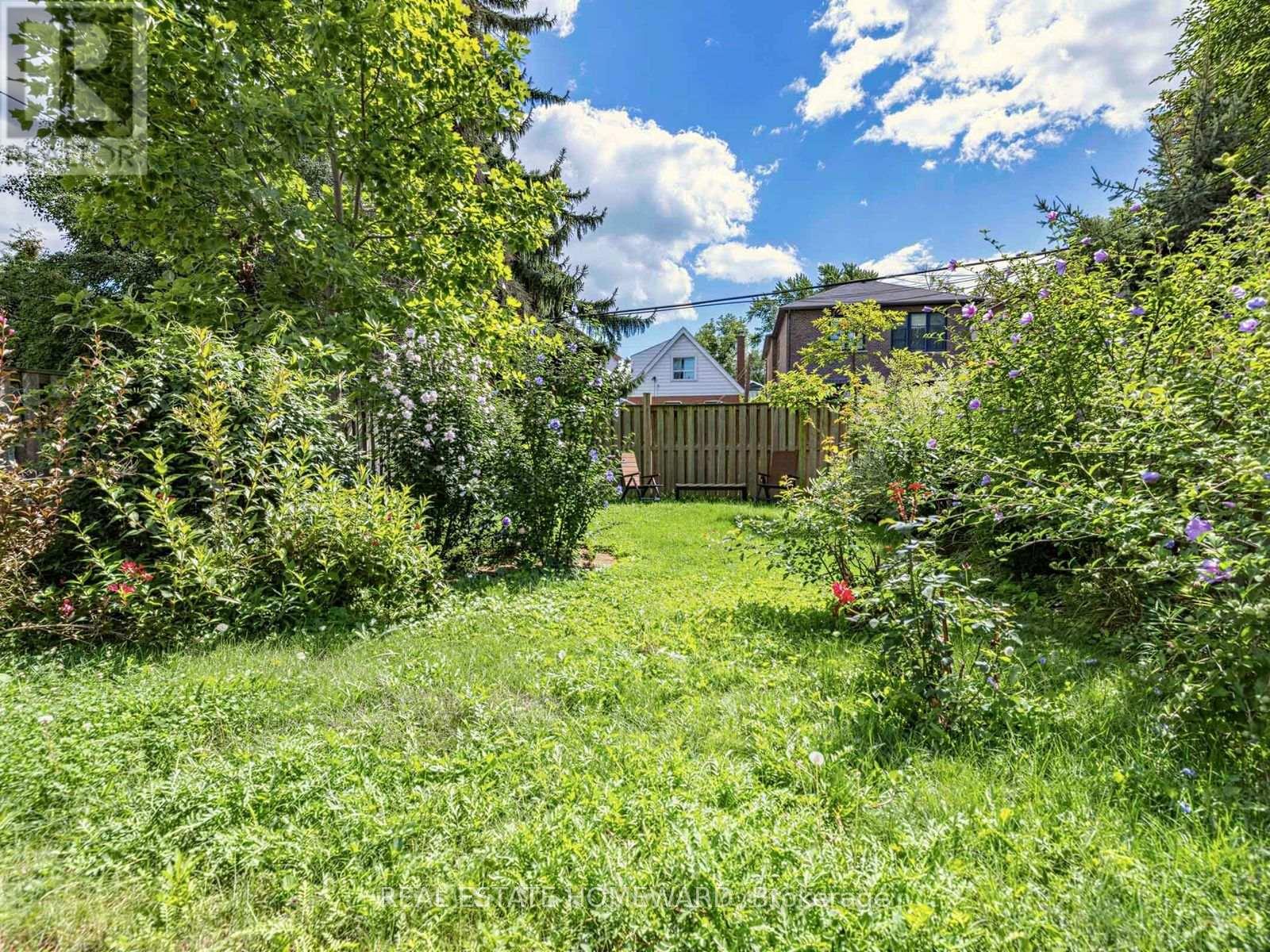 553 Broadway Avenue, Toronto, Ontario M4G 2S2 - Photo 46 - C13753904