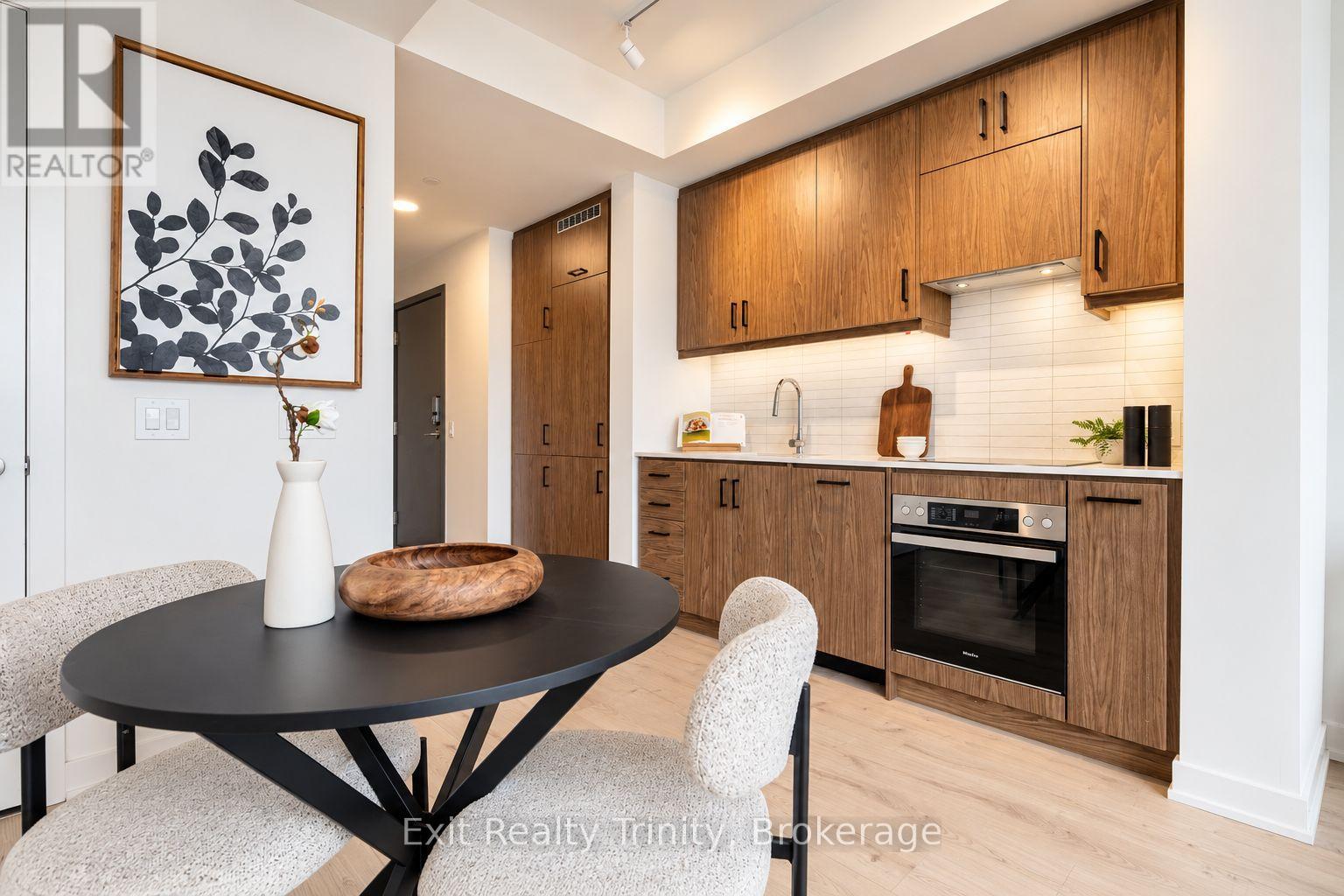 9 Tecumseth Street, Toronto, Ontario  M5V 0S5 - Photo 8 - C13754028