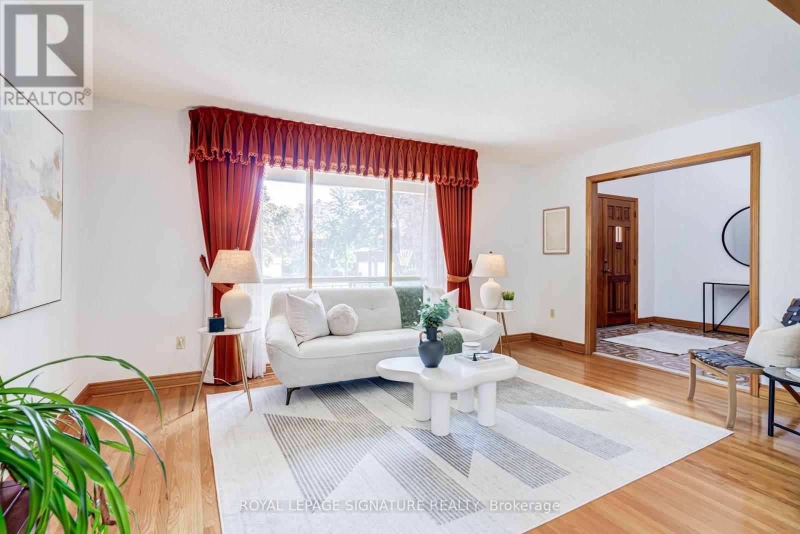 18 Parravano Court, Toronto, Ontario  M2R 3S8 - Photo 4 - C13754088