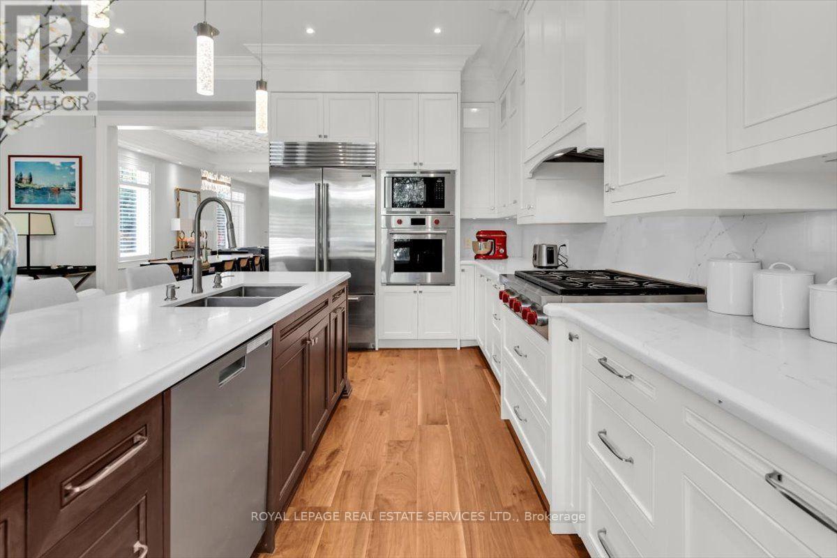 40 Divadale Drive, Toronto, Ontario  M4G 2N9 - Photo 13 - C13754186