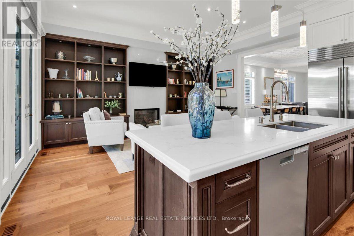 40 Divadale Drive, Toronto, Ontario  M4G 2N9 - Photo 14 - C13754186