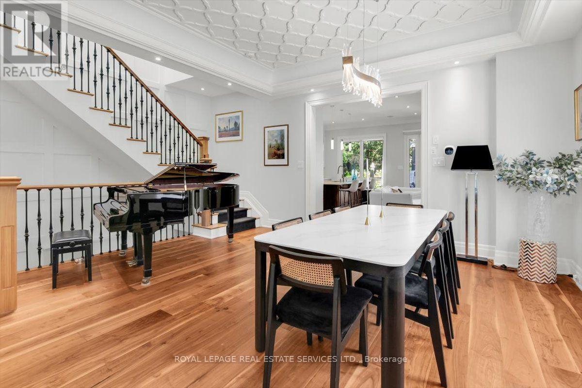 40 Divadale Drive, Toronto, Ontario  M4G 2N9 - Photo 8 - C13754186