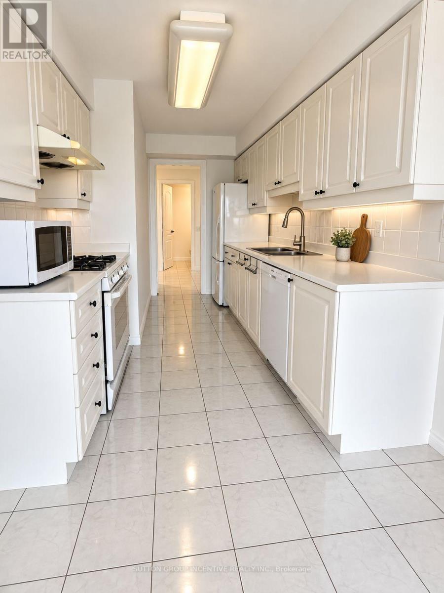 1803 - 265 Ridley Boulevard, Toronto, Ontario M5M 4N8 - Photo 5 - C13754286