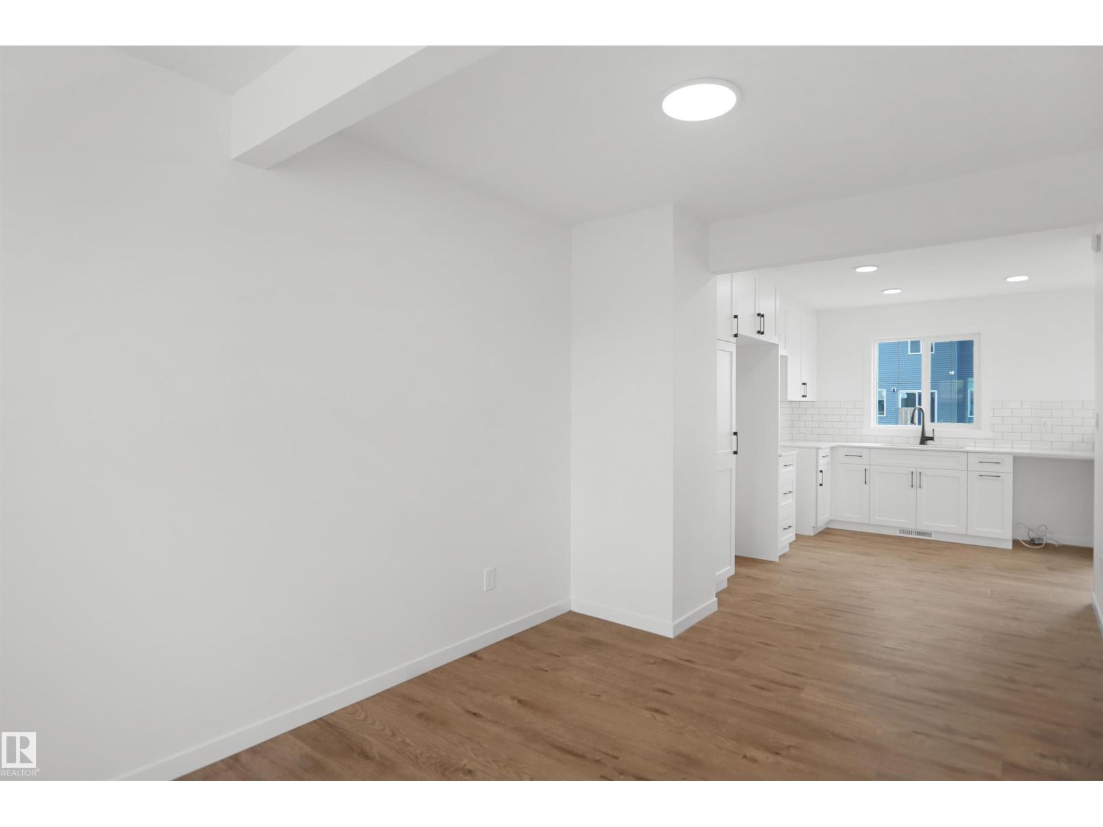 503 177 Av NE, Edmonton, Alberta  T5Y 4K2 - Photo 6 - E4494661