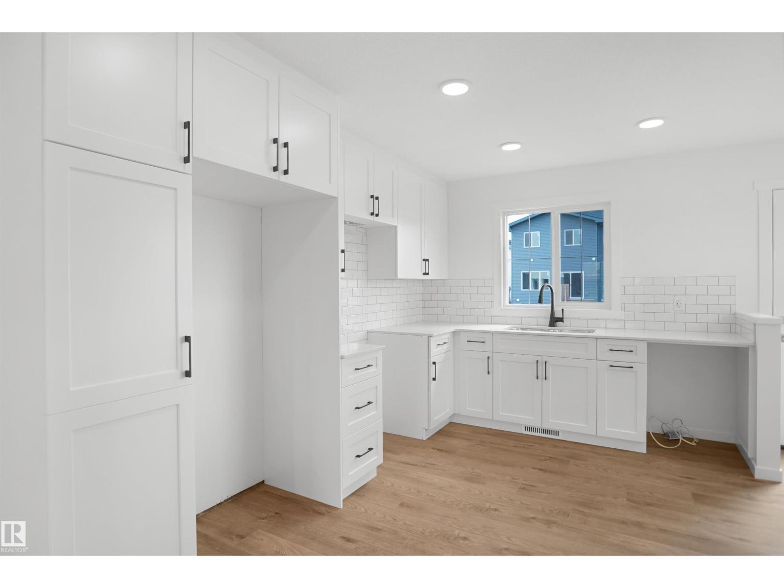 503 177 Av NE, Edmonton, Alberta  T5Y 4K2 - Photo 8 - E4494661