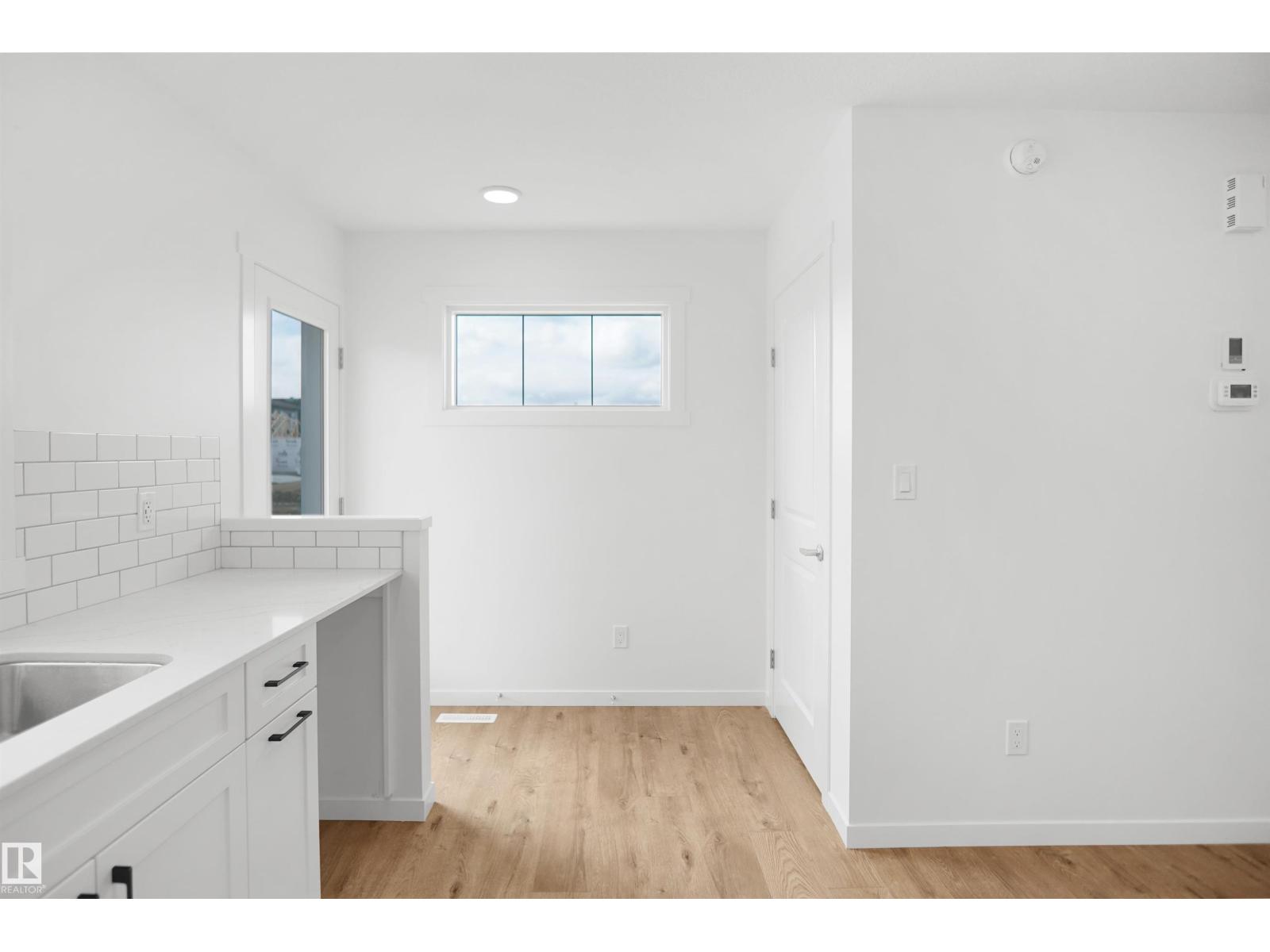 503 177 Av NE, Edmonton, Alberta  T5Y 4K2 - Photo 10 - E4494661