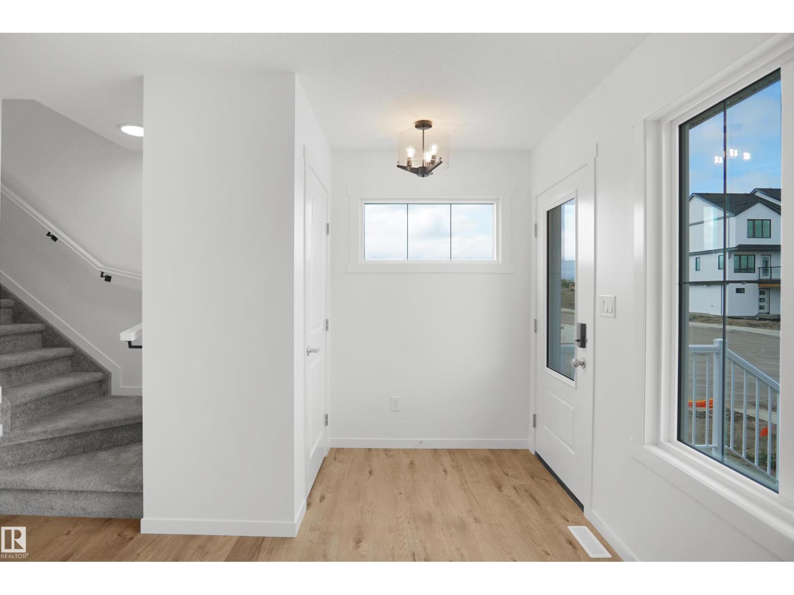 503 177 Av NE, Edmonton, Alberta  T5Y 4K2 - Photo 2 - E4494661