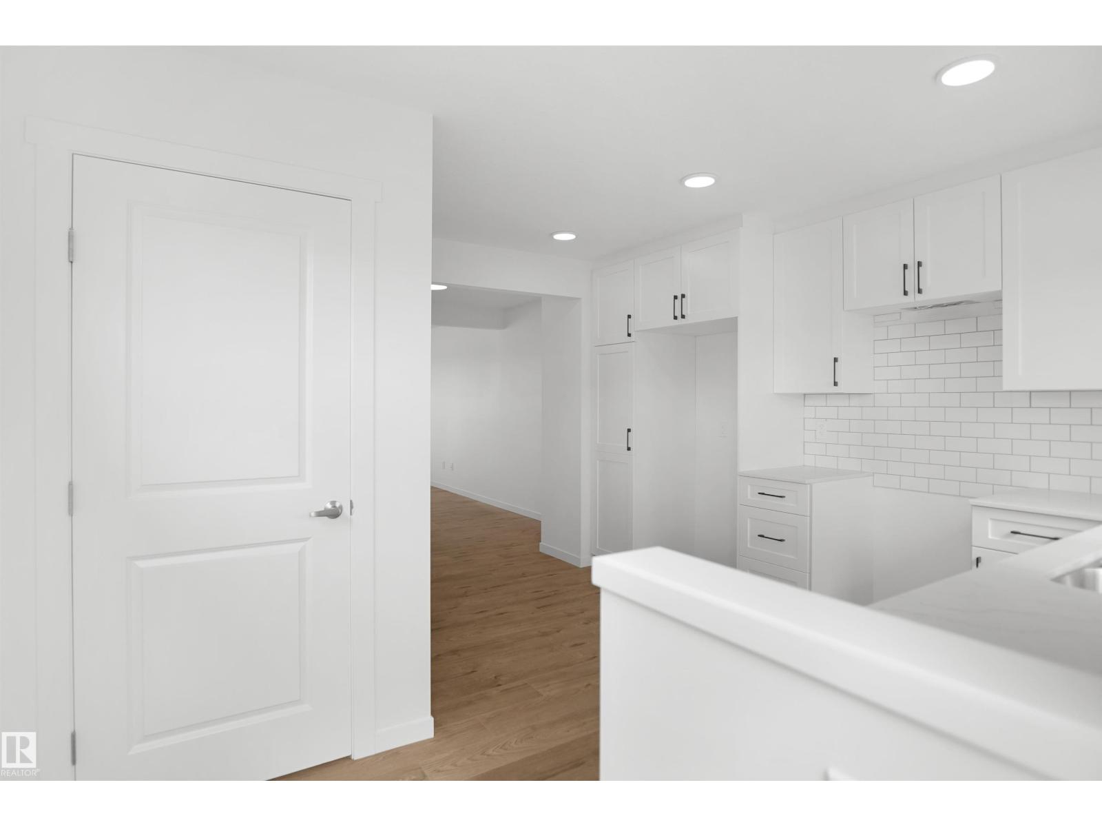 503 177 Av NE, Edmonton, Alberta  T5Y 4K2 - Photo 13 - E4494661