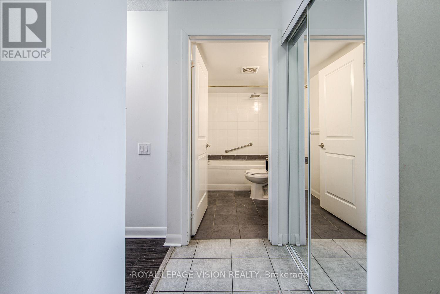 2806 - 190 Borough Drive, Toronto, Ontario  M1P 0B6 - Photo 5 - E13722286