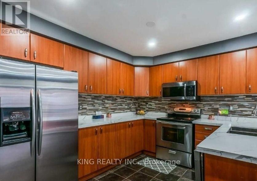 27 Denison Avenue, Brampton, Ontario  L6X 0H2 - Photo 10 - W13559052
