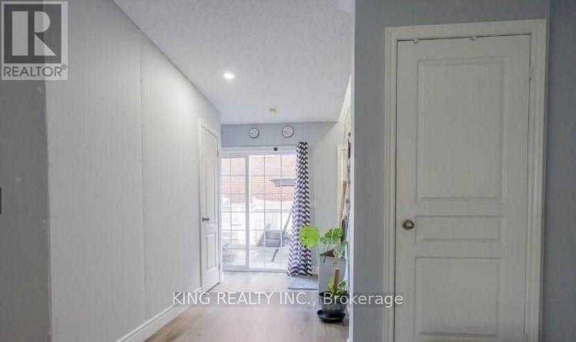 27 Denison Avenue, Brampton, Ontario  L6X 0H2 - Photo 8 - W13559052