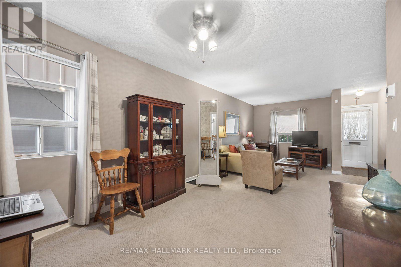 69 Alton Avenue, Toronto, Ontario  M4L 2M3 - Photo 12 - E13753978