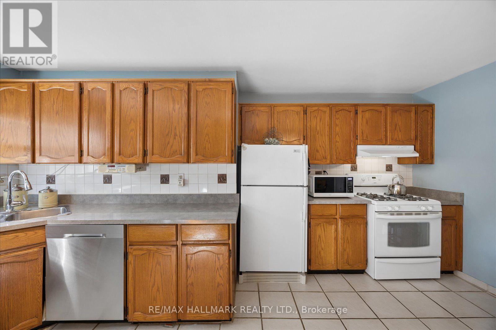69 Alton Avenue, Toronto, Ontario  M4L 2M3 - Photo 16 - E13753978