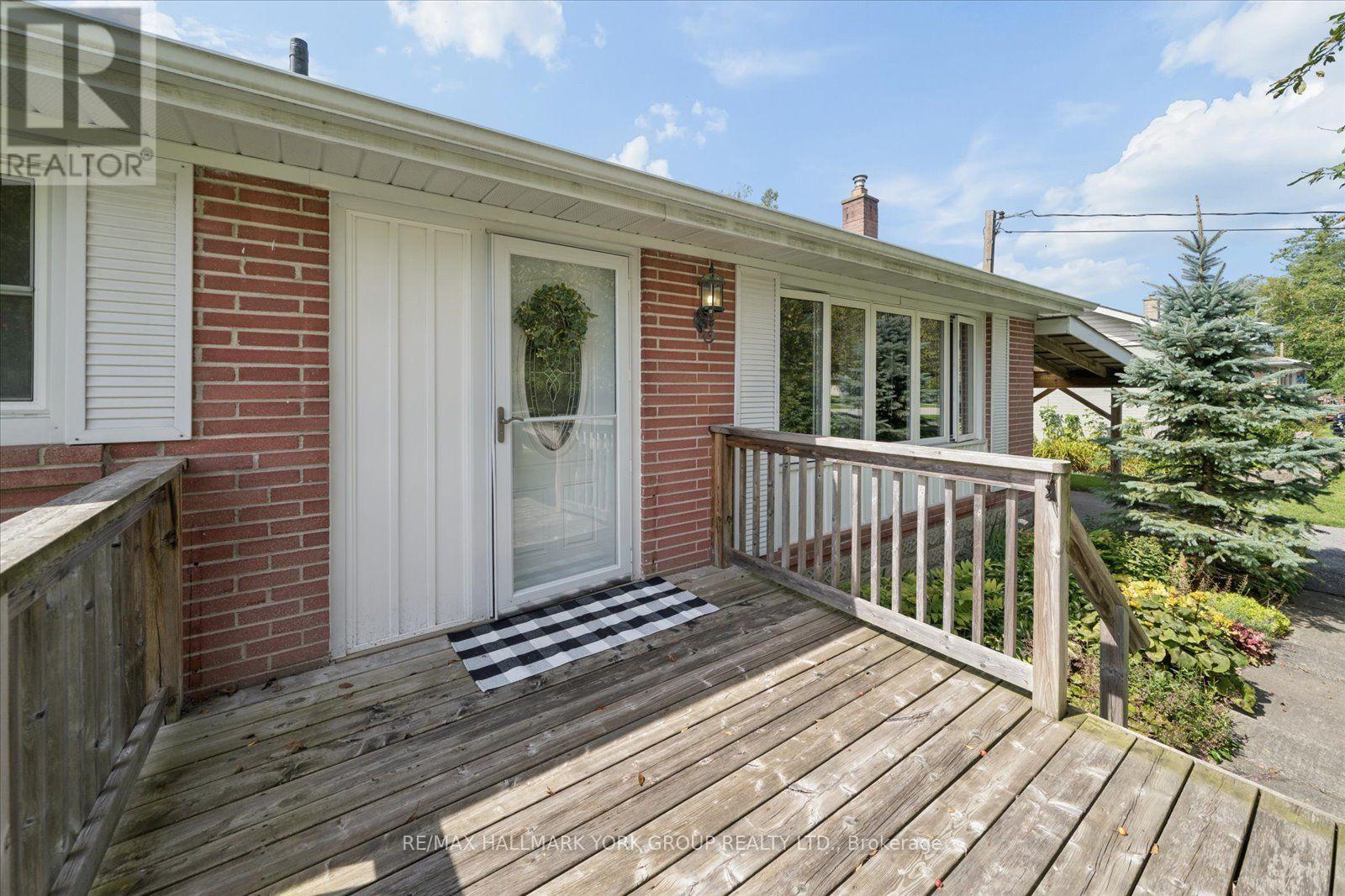 26 Georgina Street, Georgina, Ontario  L0E 1R0 - Photo 3 - N13754000