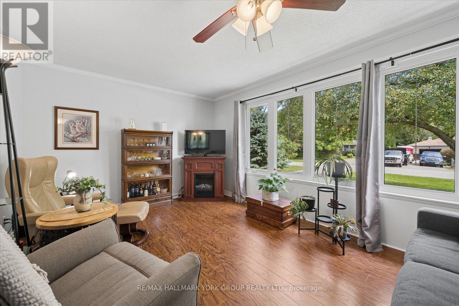 26 Georgina Street, Georgina, Ontario  L0E 1R0 - Photo 7 - N13754000