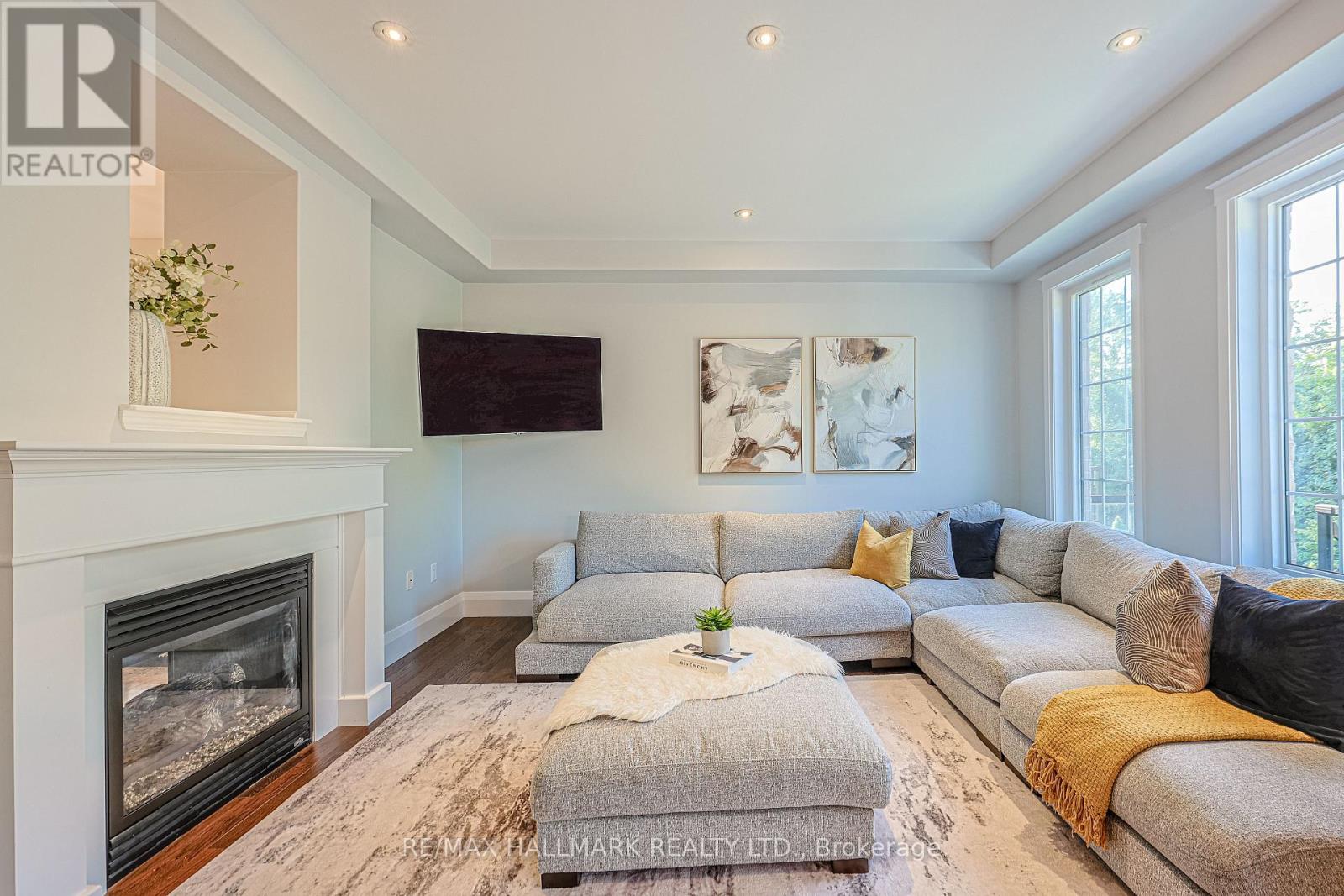 315 Thomas Phillips Drive, Aurora, Ontario  L4G 0T3 - Photo 10 - N13754036