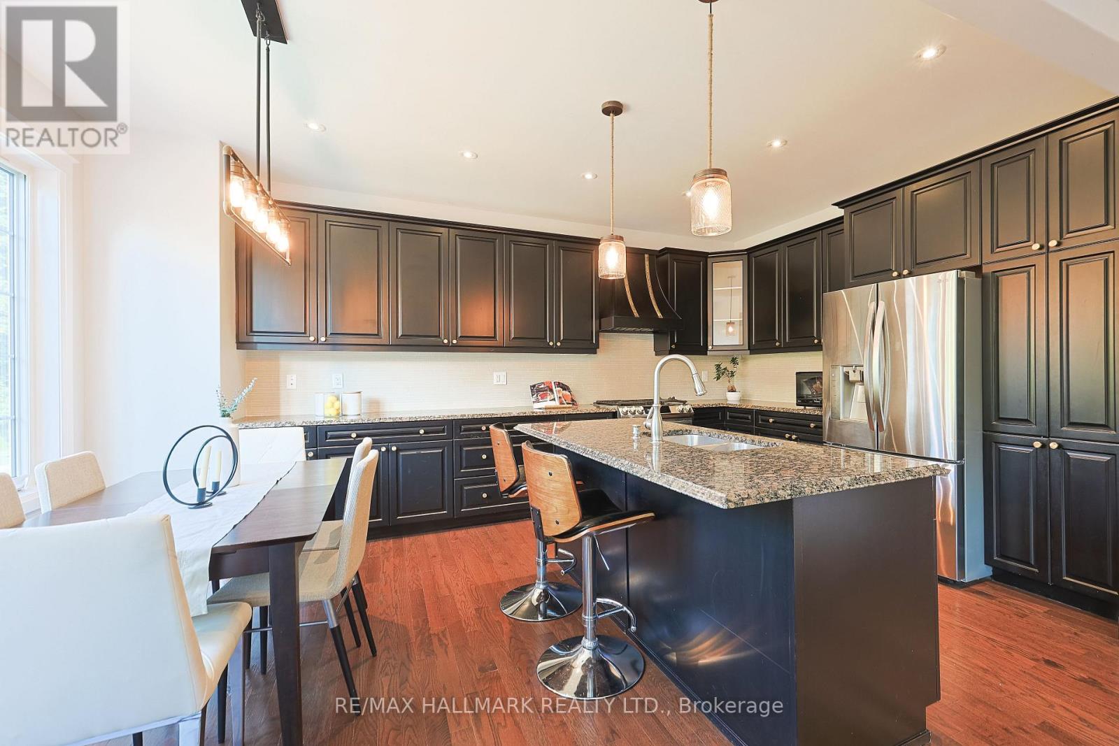 315 Thomas Phillips Drive, Aurora, Ontario  L4G 0T3 - Photo 11 - N13754036