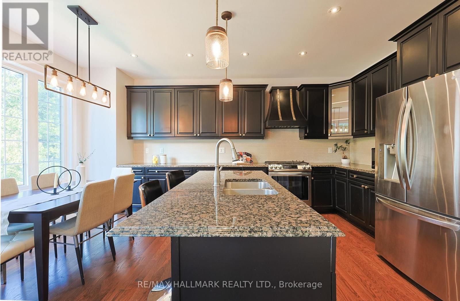 315 Thomas Phillips Drive, Aurora, Ontario  L4G 0T3 - Photo 12 - N13754036