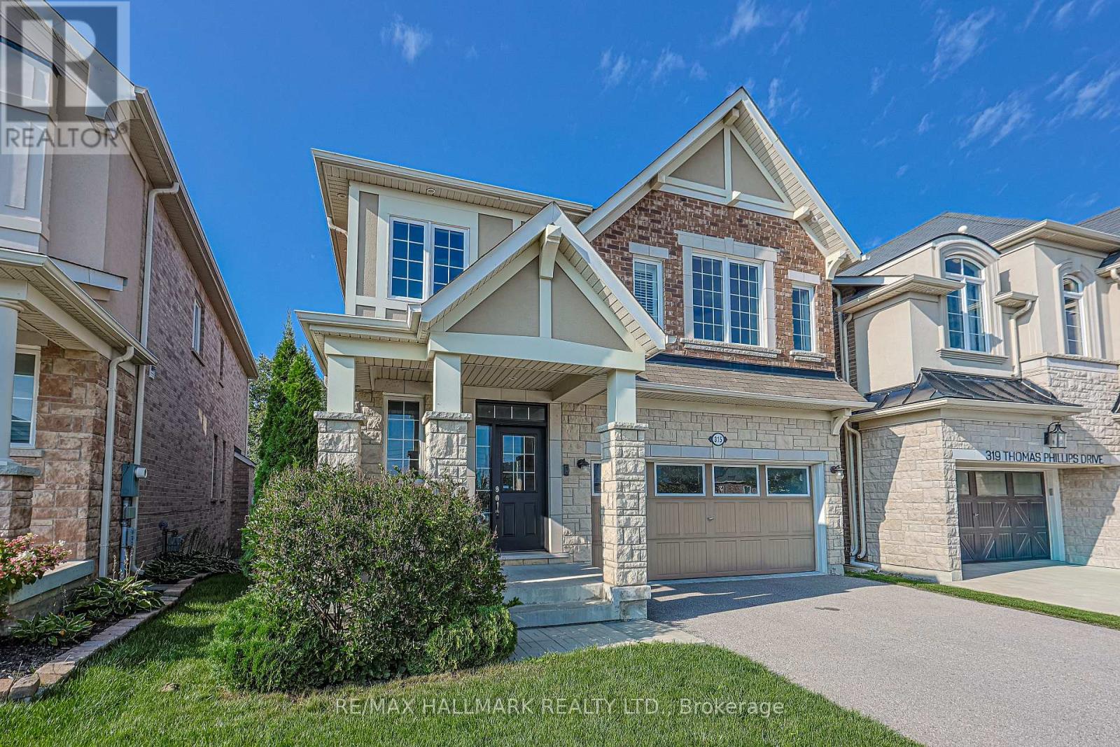 315 Thomas Phillips Drive, Aurora, Ontario  L4G 0T3 - Photo 3 - N13754036