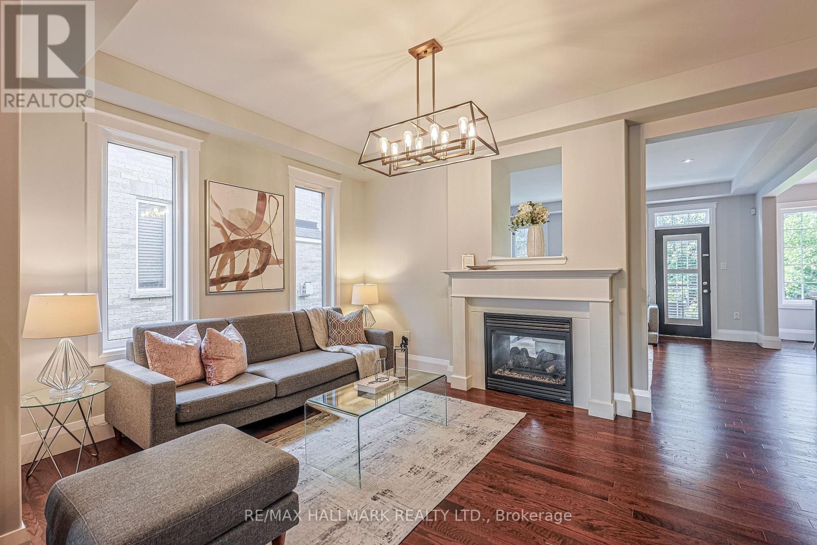 315 Thomas Phillips Drive, Aurora, Ontario  L4G 0T3 - Photo 6 - N13754036