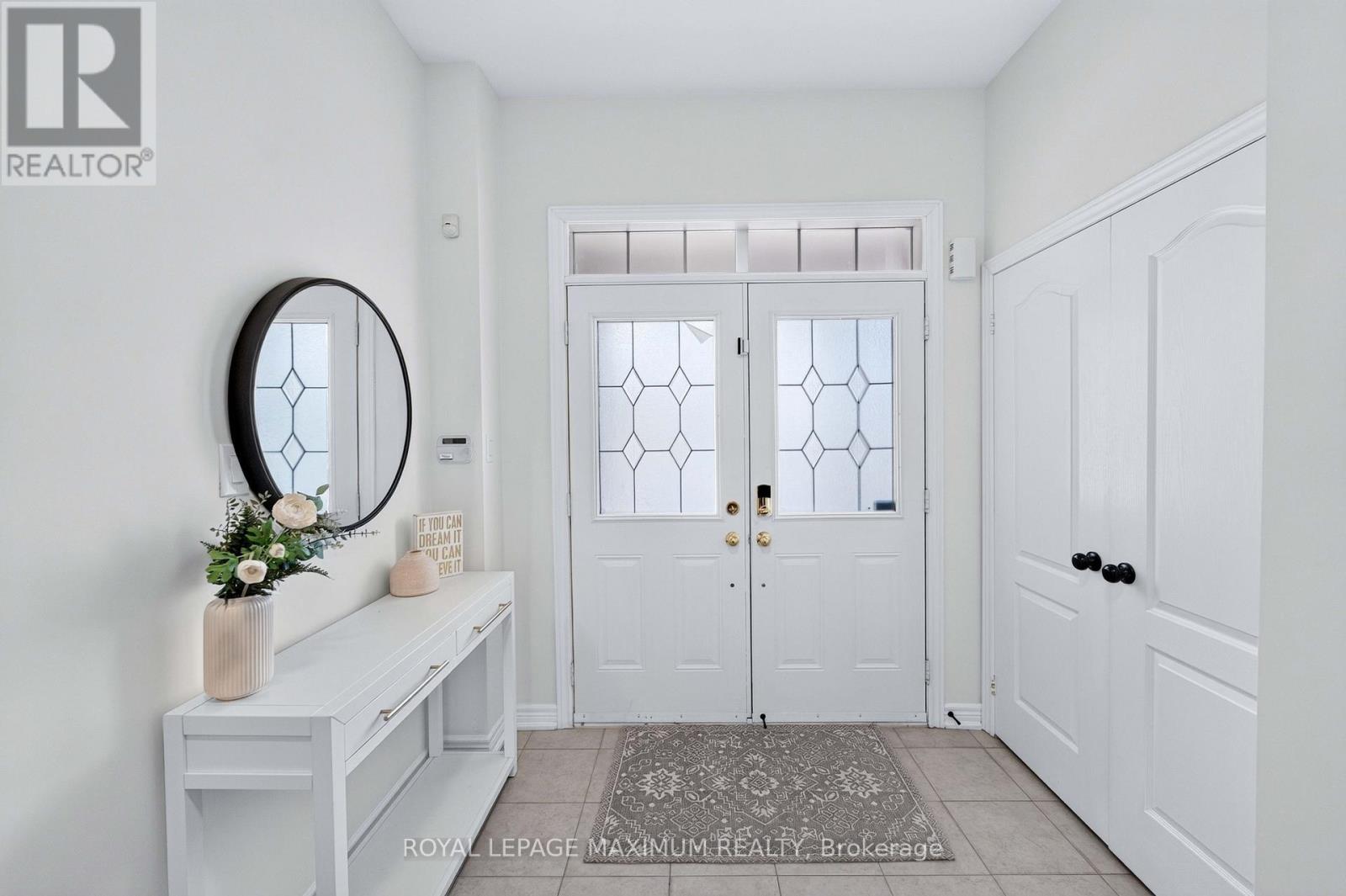 95 White Beach Crescent, Vaughan, Ontario  L6A 0R2 - Photo 3 - N13754154