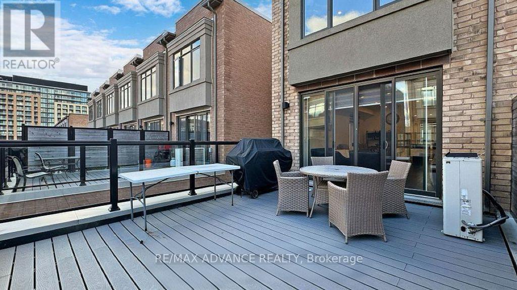 167 Salterton Circle, Vaughan, Ontario  L6A 4Z1 - Photo 10 - N13754220