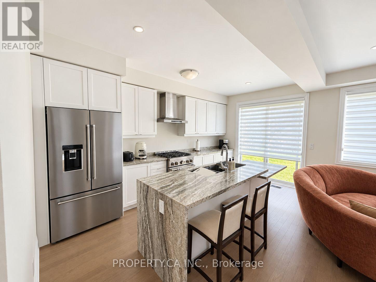 15 Schmeltzer Crescent, Richmond Hill, Ontario  L4E 1A2 - Photo 5 - N13754246