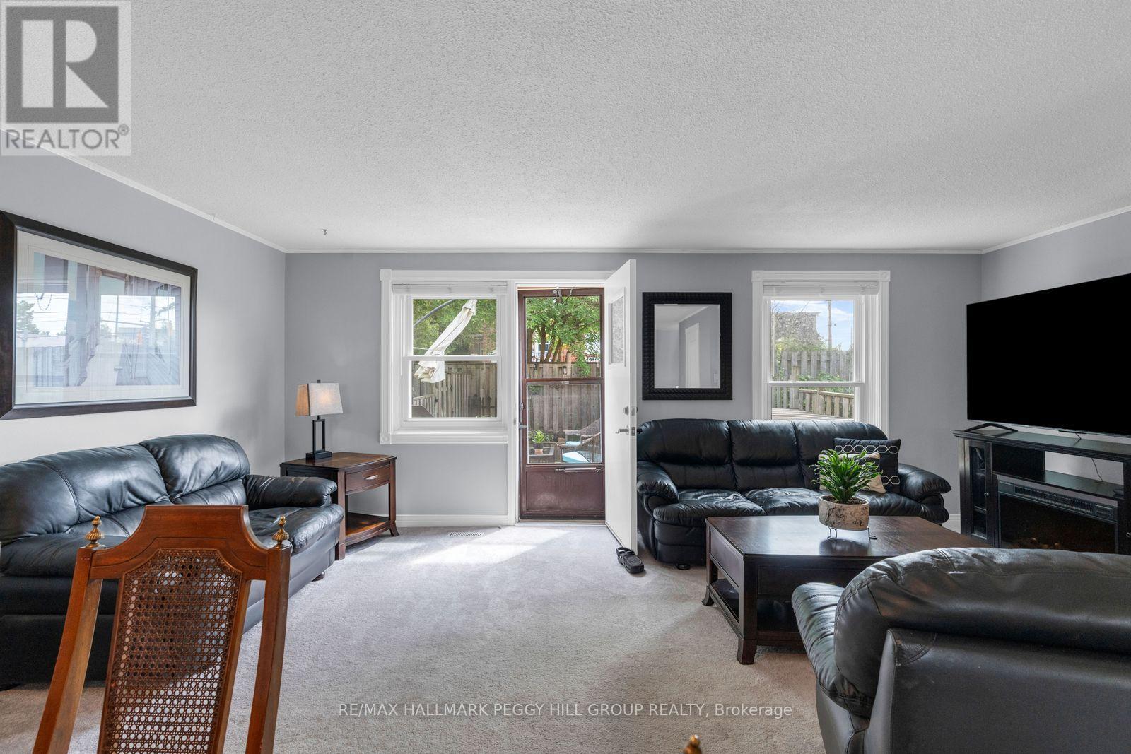 4 - 233 Innisfil Street, Barrie, Ontario  L4N 3E9 - Photo 5 - S13753816