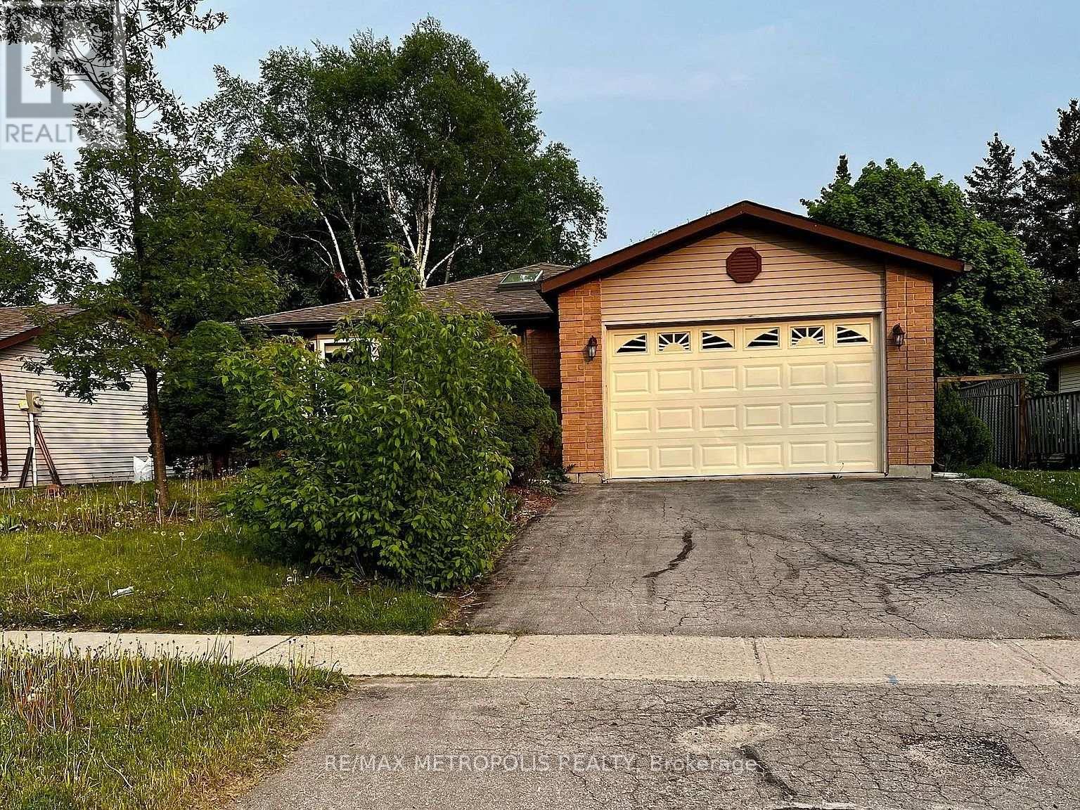 65 GLORIA STREET, Barrie, Ontario