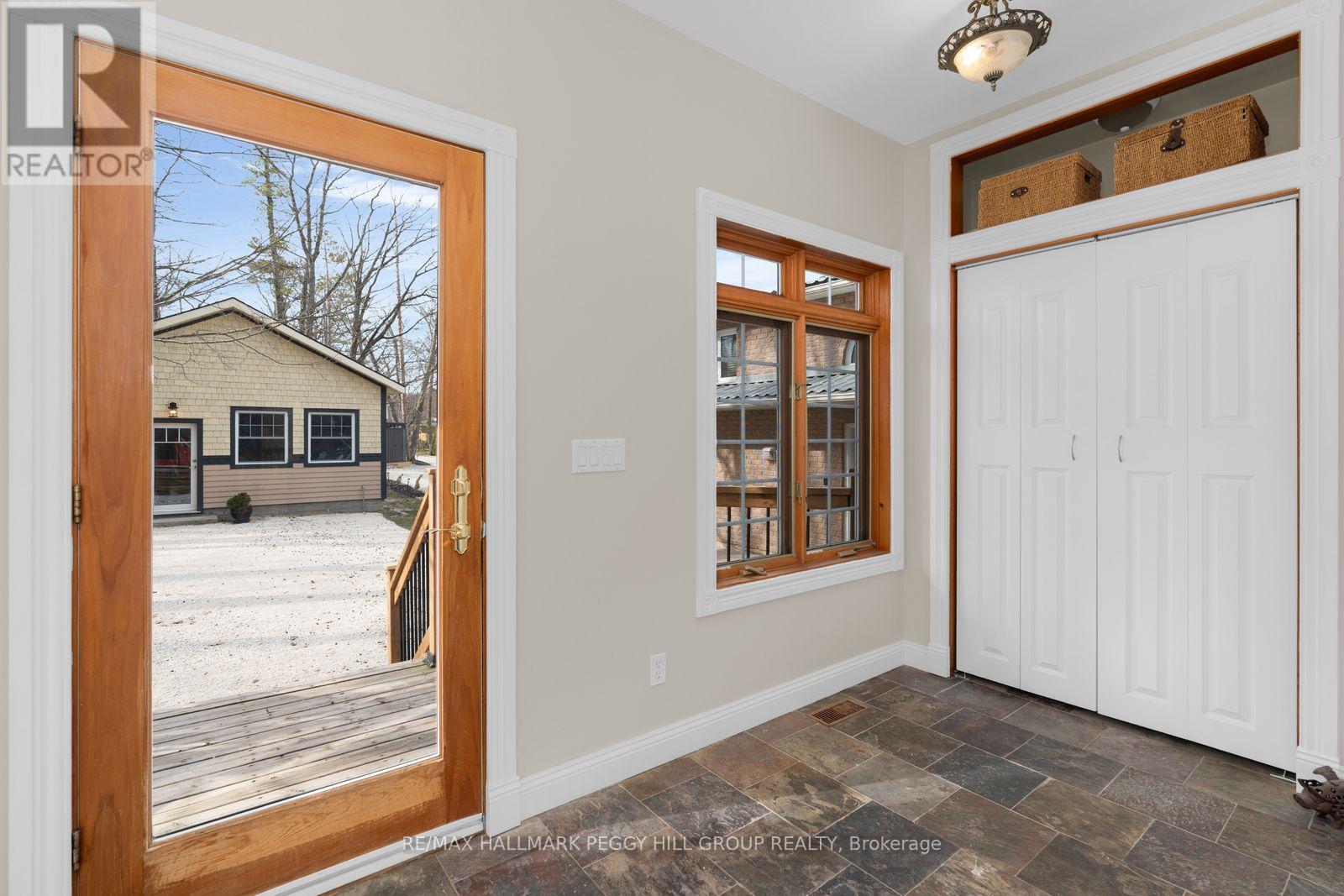 2026 River Road W, Wasaga Beach, Ontario  L9Z 2W1 - Photo 4 - S13754120