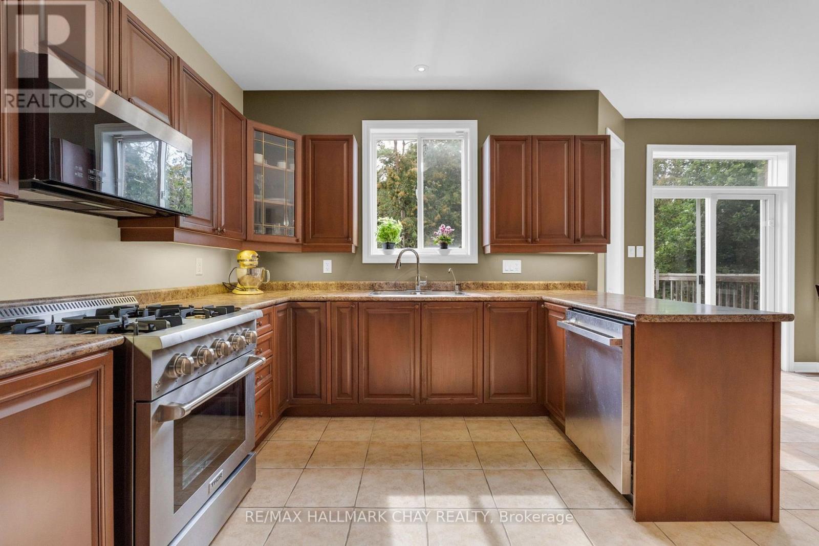 46 Birkhall Place, Barrie, Ontario  L4N 0K5 - Photo 5 - S13754148