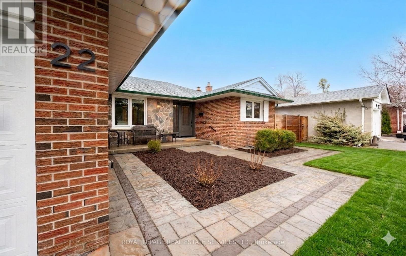 22 Arbroath Crescent, Toronto, Ontario  M9C 2T1 - Photo 3 - W13753840