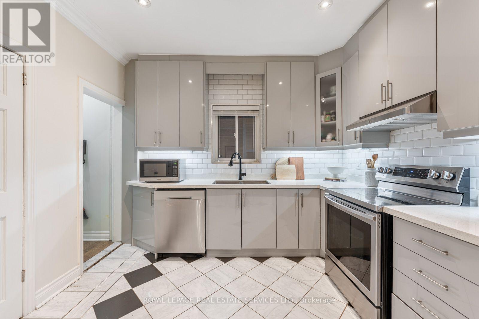 58 Pauline Avenue, Toronto, Ontario  M6H 3M8 - Photo 15 - W13753850