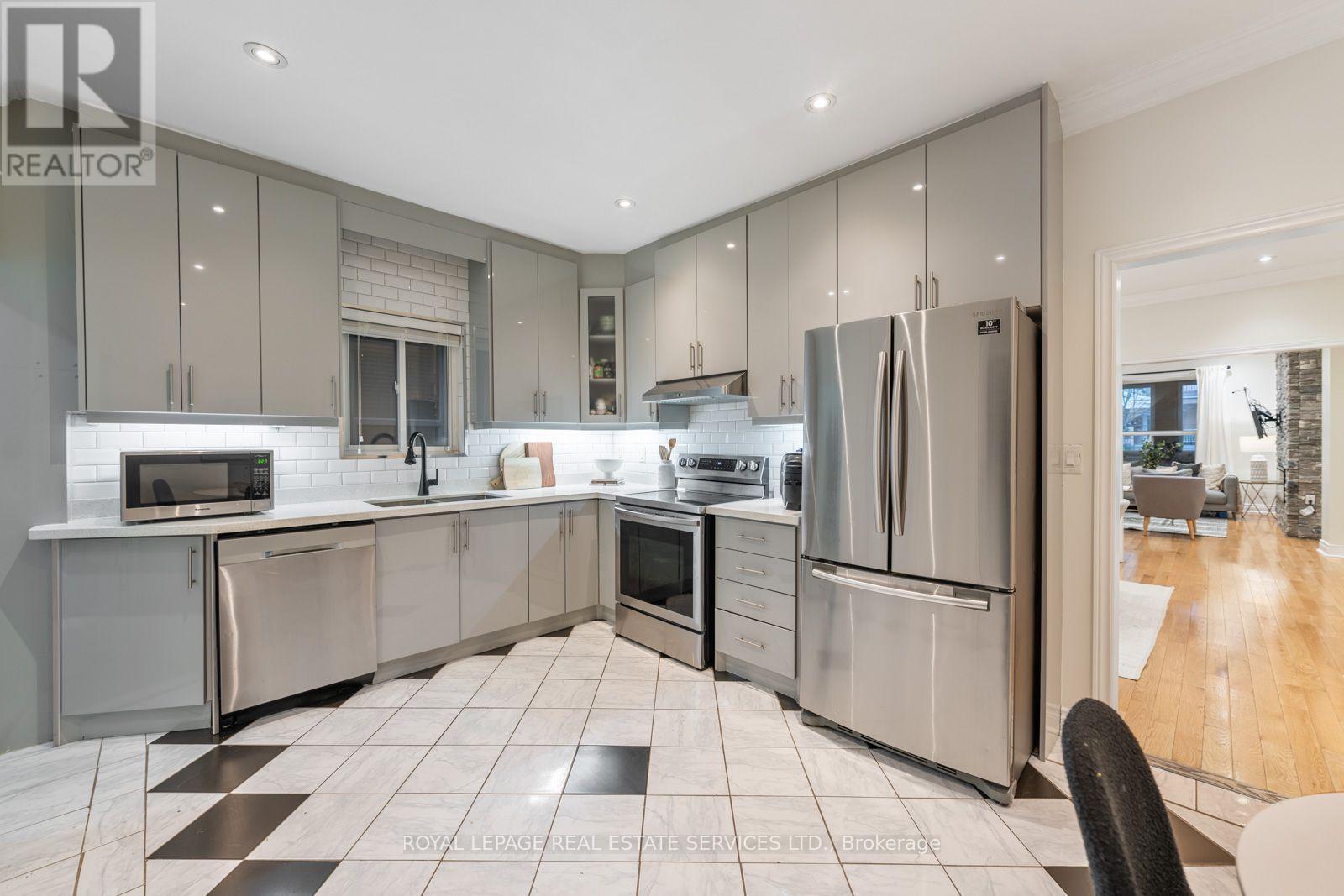 58 Pauline Avenue, Toronto, Ontario  M6H 3M8 - Photo 16 - W13753850