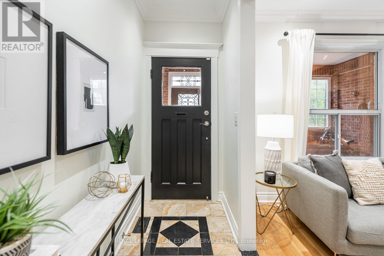 58 Pauline Avenue, Toronto, Ontario  M6H 3M8 - Photo 4 - W13753850