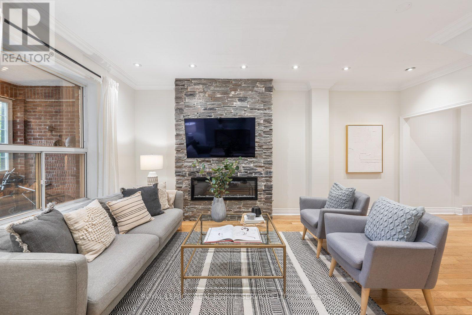 58 Pauline Avenue, Toronto, Ontario  M6H 3M8 - Photo 7 - W13753850