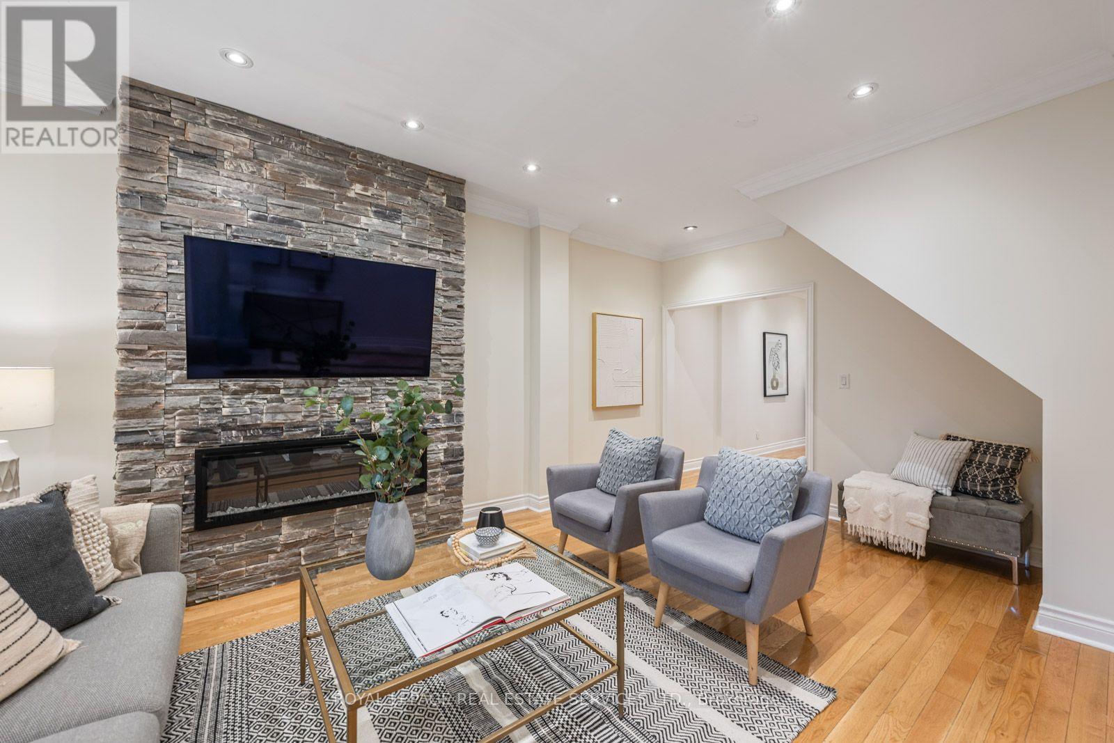 58 Pauline Avenue, Toronto, Ontario  M6H 3M8 - Photo 8 - W13753850