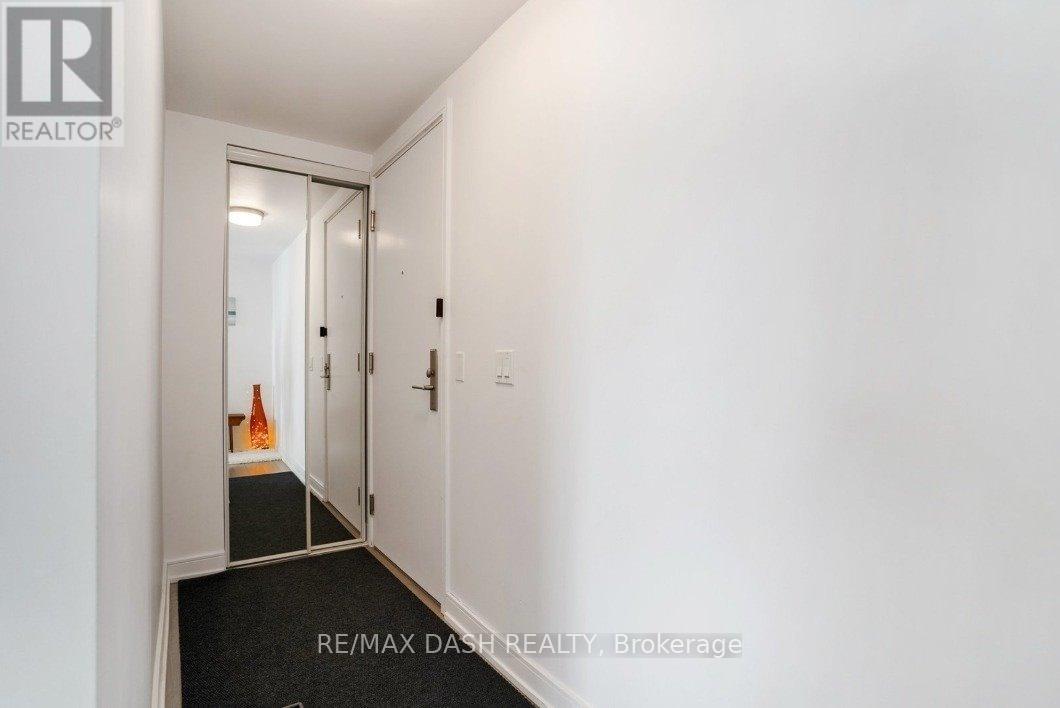 2207 - 20 Thomas Riley Road, Toronto, Ontario  M9B 1B3 - Photo 4 - W13753862