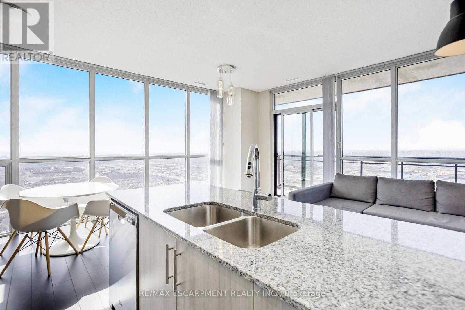 3304 - 3975 Grand Park Drive, Mississauga, Ontario  L5B 0K4 - Photo 13 - W13753888