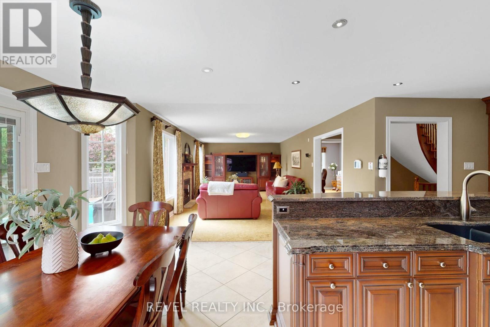 6872 Round Leaf Court, Mississauga, Ontario  L5N 6X6 - Photo 10 - W13753984