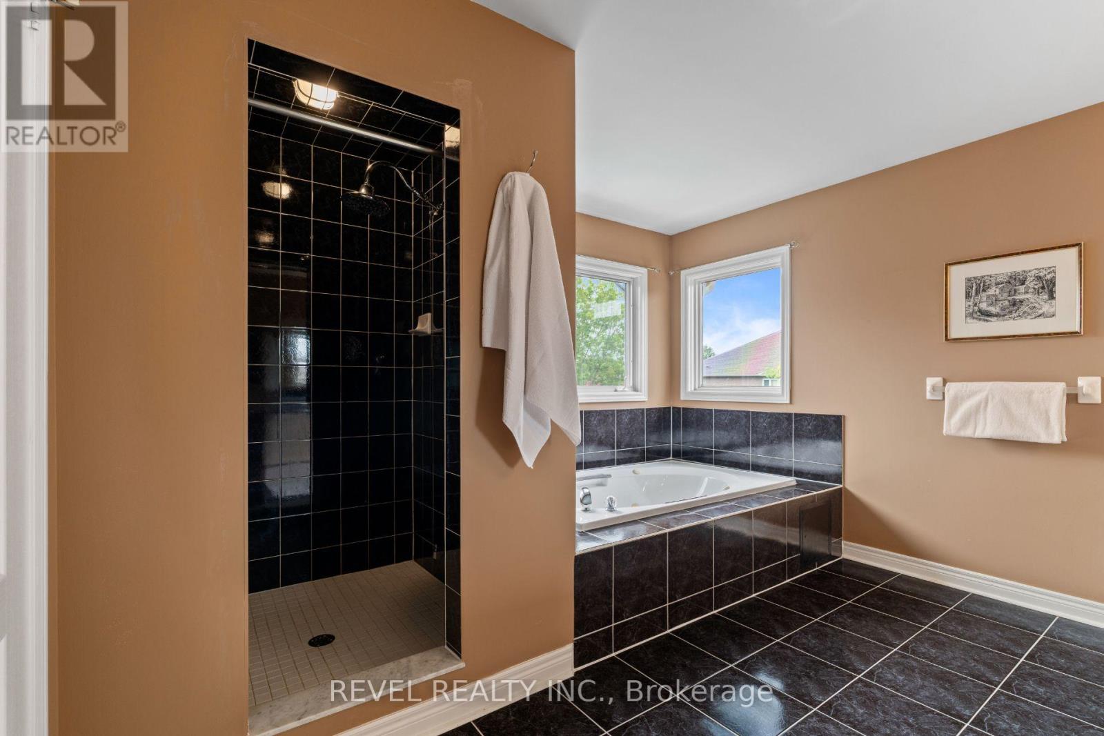 6872 Round Leaf Court, Mississauga, Ontario  L5N 6X6 - Photo 25 - W13753984