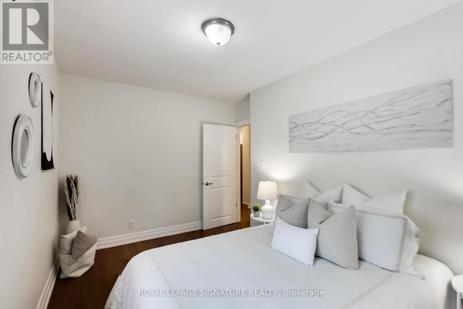 36 Criscoe Street, Toronto, Ontario  M6N 3Y9 - Photo 13 - W13754014