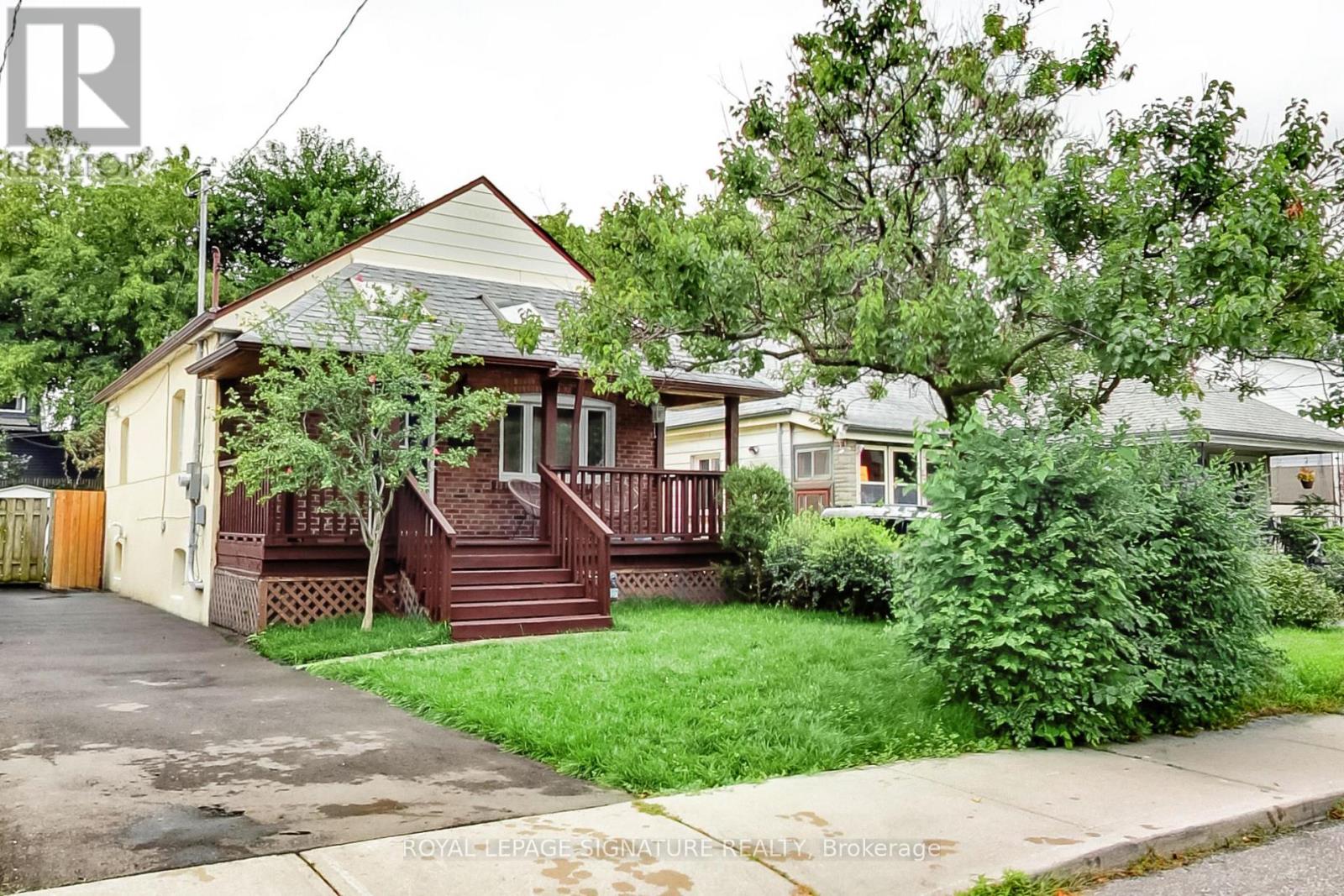 36 Criscoe Street, Toronto, Ontario  M6N 3Y9 - Photo 2 - W13754014