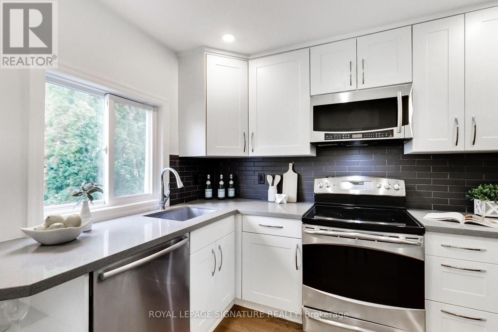 36 Criscoe Street, Toronto, Ontario  M6N 3Y9 - Photo 21 - W13754014