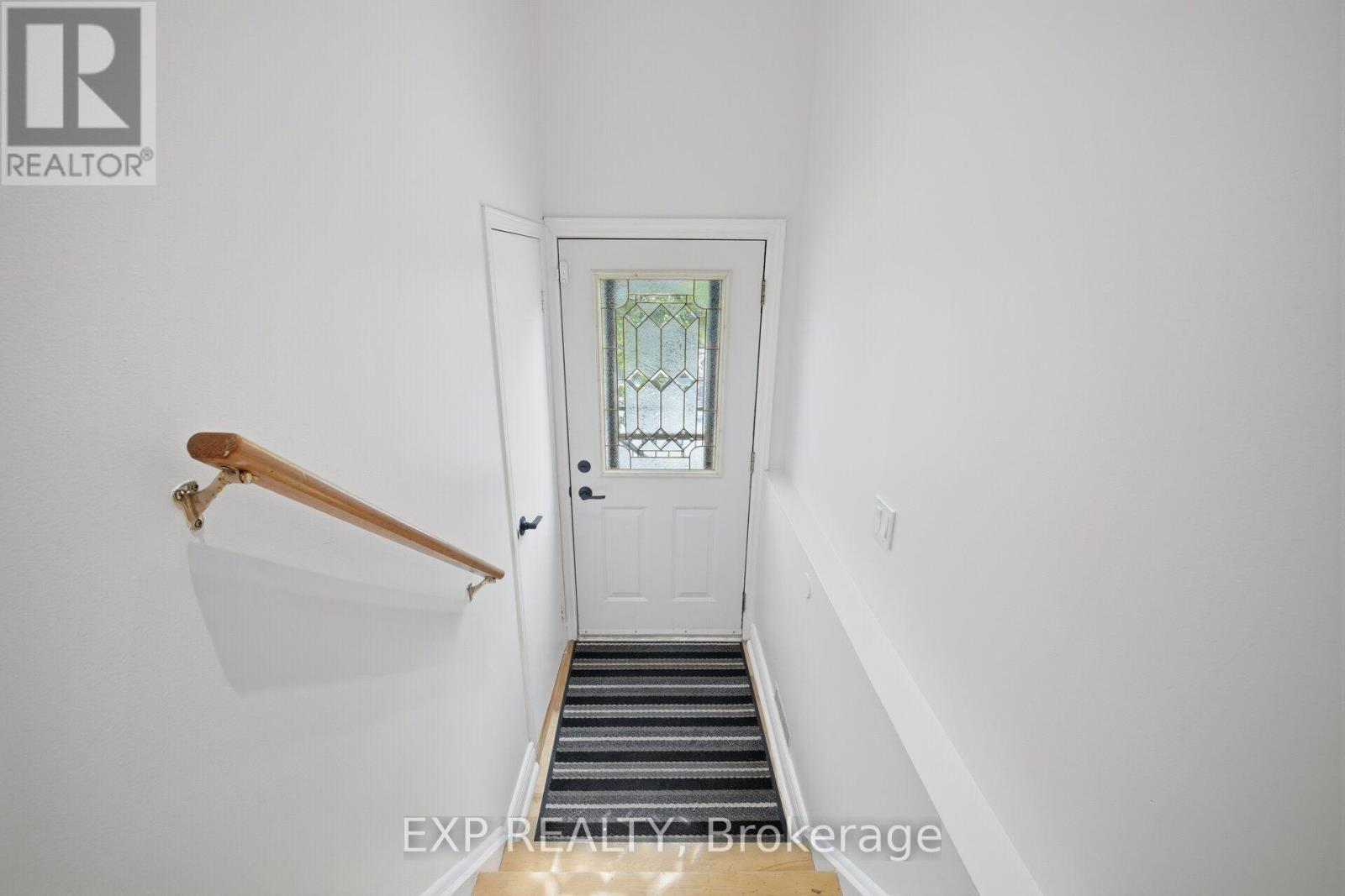 157 Moregate Crescent, Brampton, Ontario  L6S 3K9 - Photo 5 - W13754060