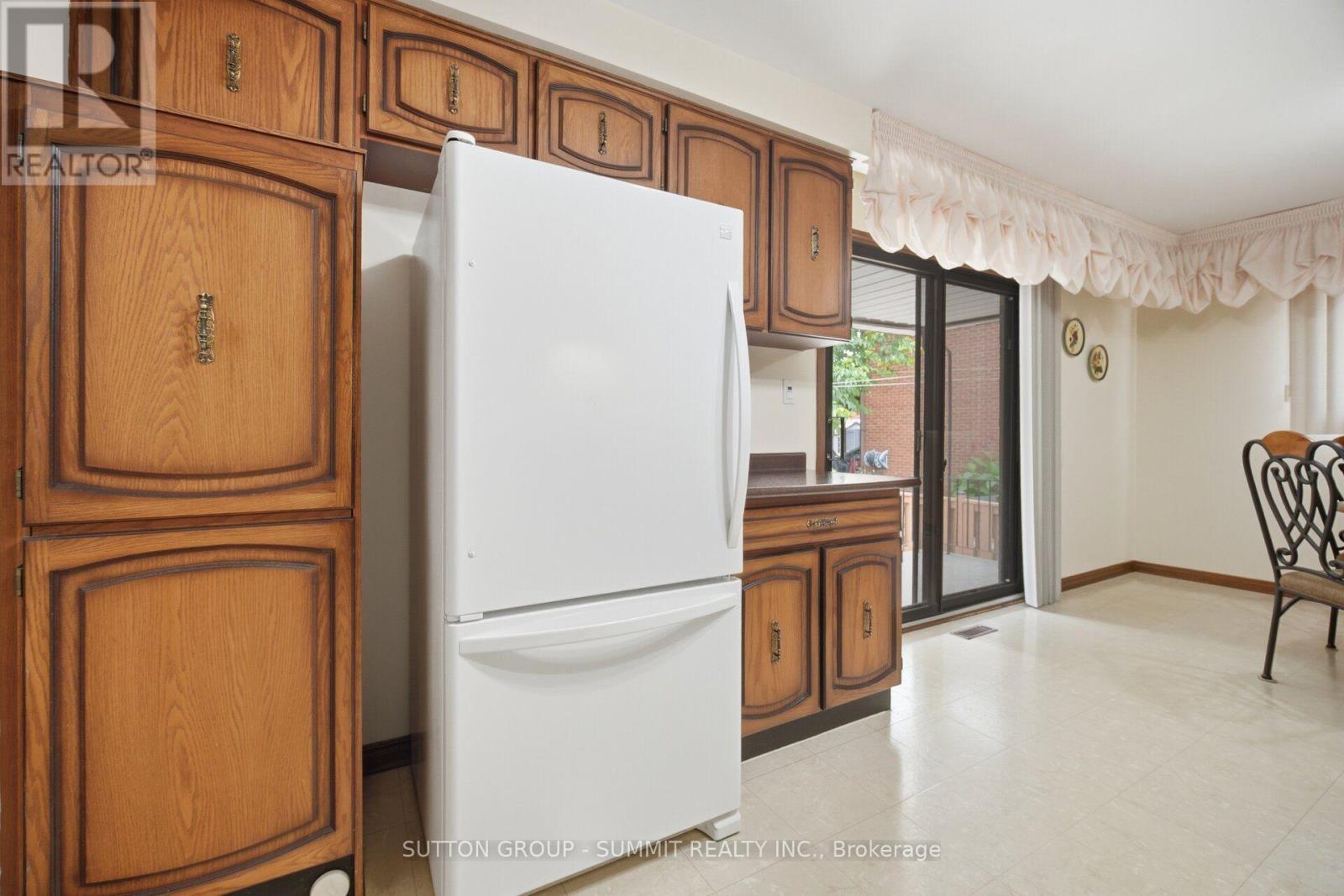 2222 Florian Road, Mississauga, Ontario  L5A 2M4 - Photo 13 - W13754072