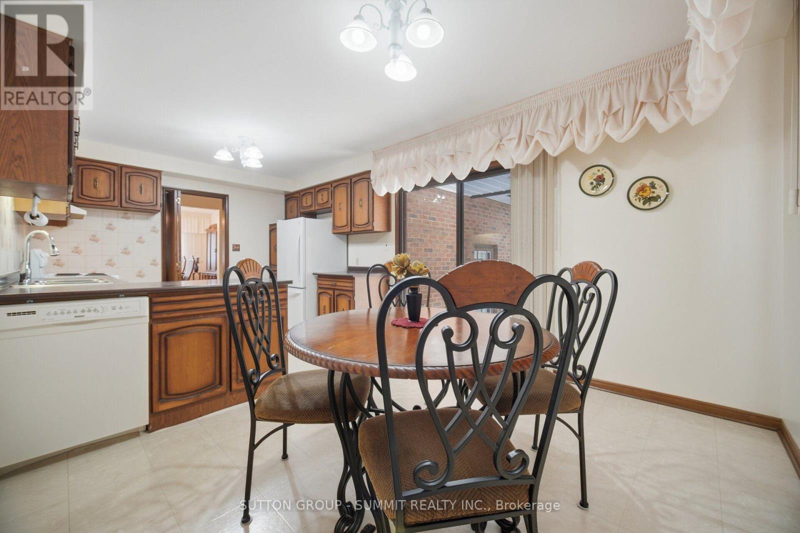 2222 Florian Road, Mississauga, Ontario  L5A 2M4 - Photo 15 - W13754072