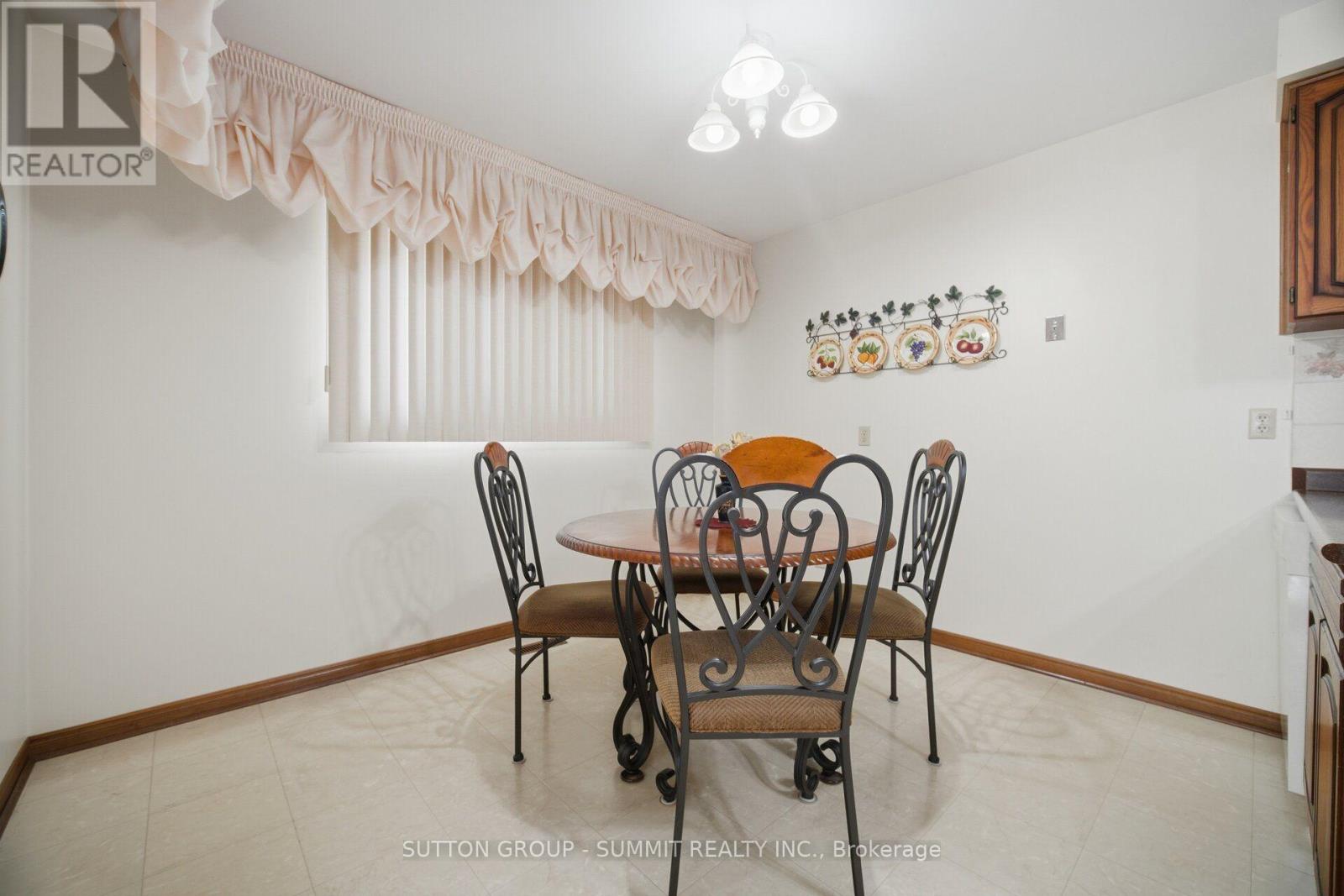 2222 Florian Road, Mississauga, Ontario  L5A 2M4 - Photo 16 - W13754072