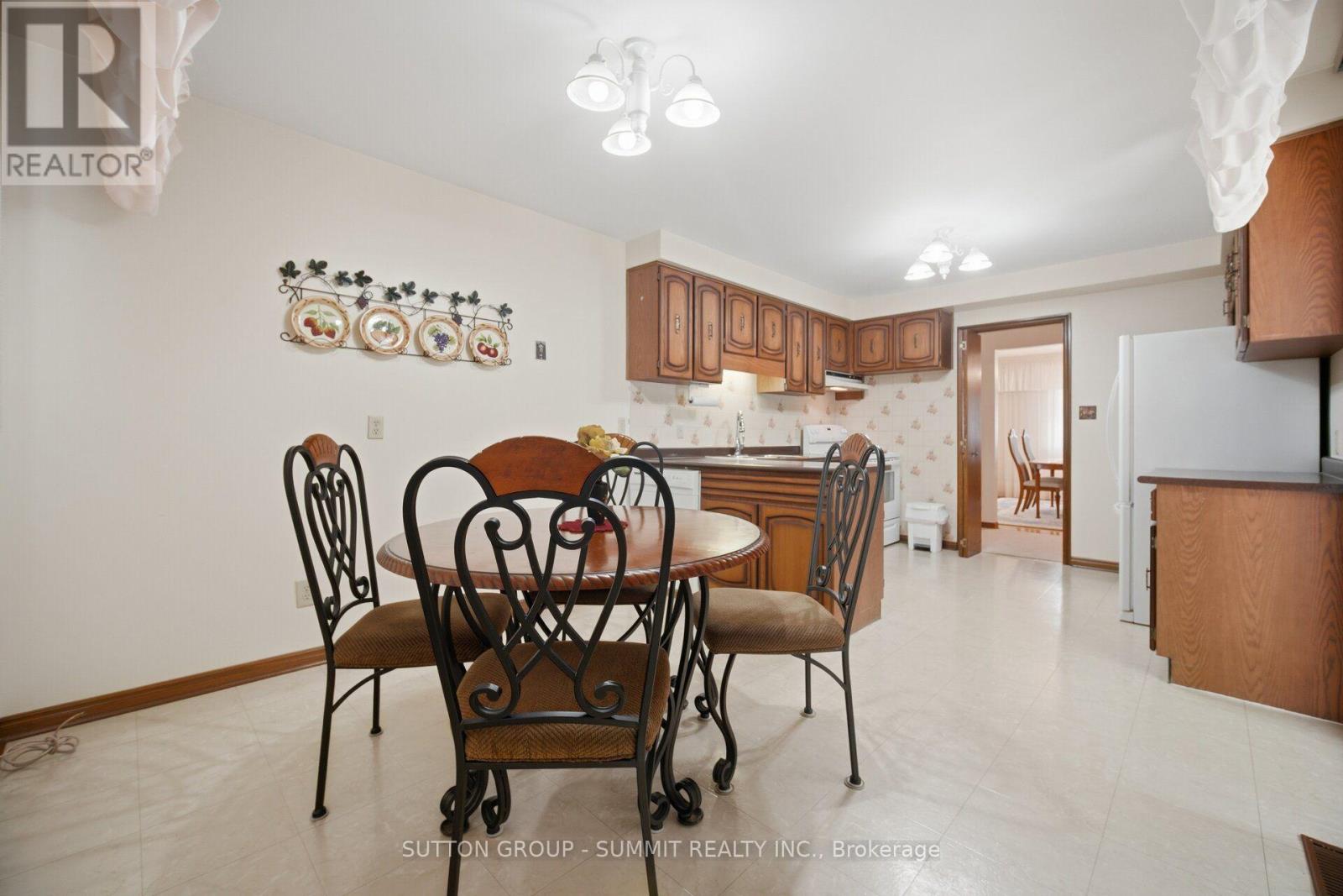 2222 Florian Road, Mississauga, Ontario  L5A 2M4 - Photo 17 - W13754072