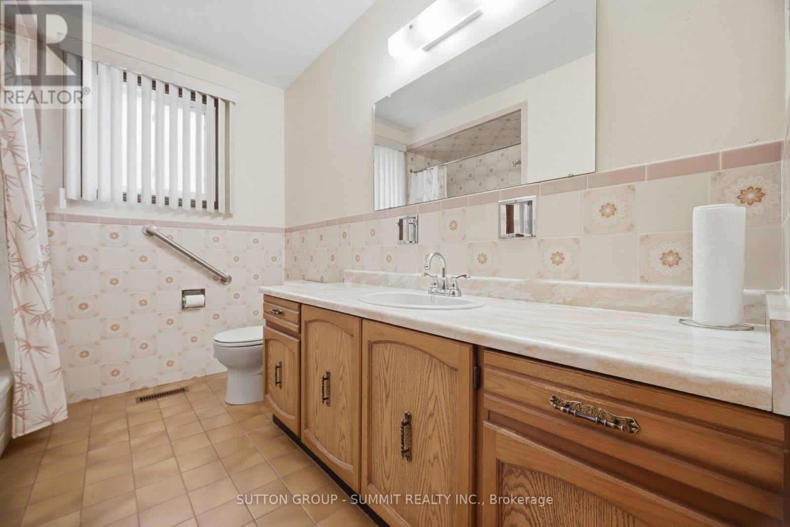 2222 Florian Road, Mississauga, Ontario  L5A 2M4 - Photo 18 - W13754072